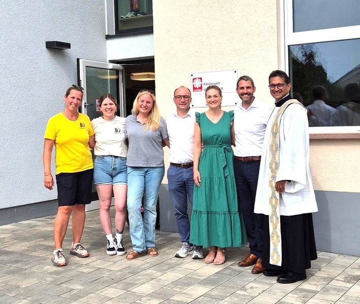 Foto Stimmkreisbüro: Staatministerin Judith Gerlach bei der Einweihung des neuen Anbau
